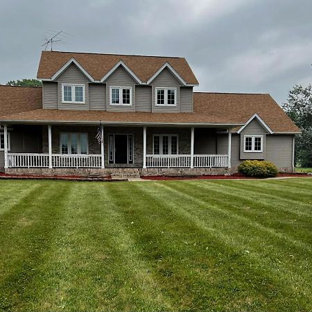 House On Grass Runway With Fly-In/Fly-Out Access Vila Tecumseh Exterior foto