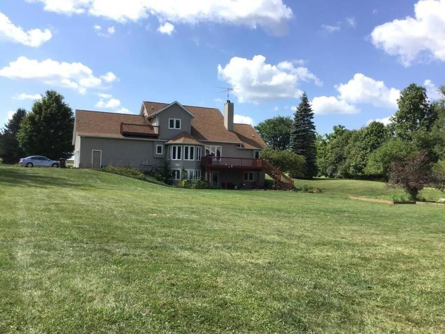 House On Grass Runway With Fly-In/Fly-Out Access Vila Tecumseh Exterior foto