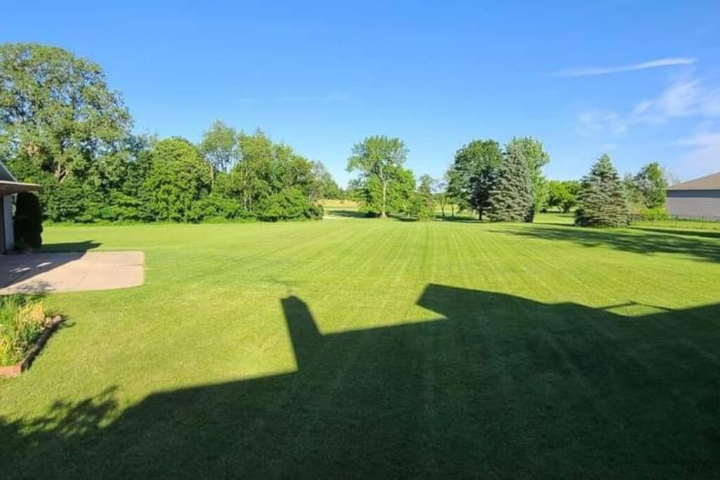 House On Grass Runway With Fly-In/Fly-Out Access Vila Tecumseh Exterior foto